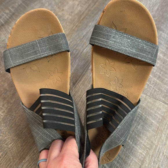 Sketchers Lux Foam Elastic Strappy Wedge - Picture 4 of 7